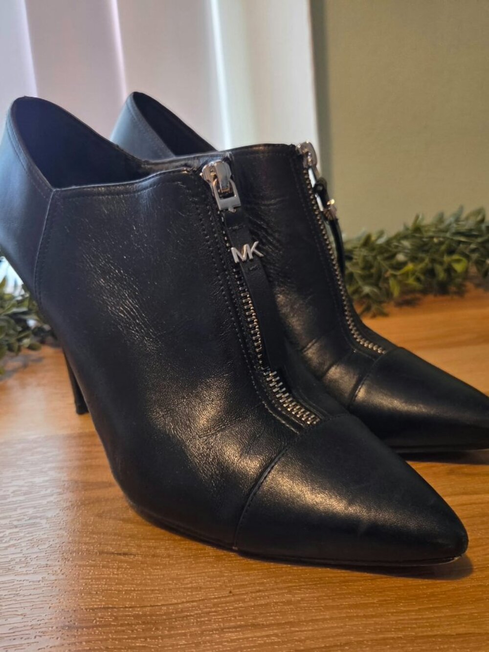 Michael Kors Black Leather Andi Front-Zip Booties - Size 9M